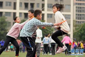 小跳绳大作为 为乡镇学生打开通向世界之窗图片