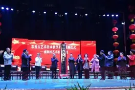 “常香玉艺术传承教学基地”授牌临颍县南街村图片