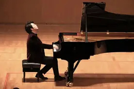 郎朗：从“表情帝”到“真相帝”| 乐评图片