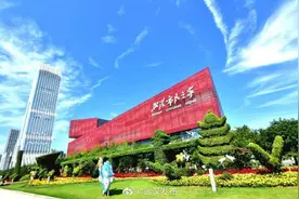 武汉积极推行医保经办服务周六延时办理，让市民少跑路图片