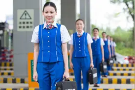 东莞控股公司黄江收费站获评“广东省青年文明号”图片