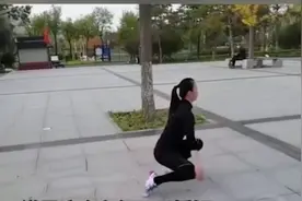 女子学“动物爬”3个月，治好了腰病？医学专家有话说图片