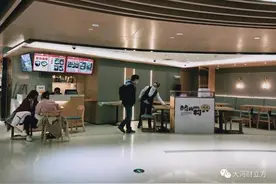 贴身“围剿”姐弟俩？海底捞郑州开卖土豆粉图片
