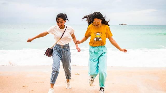 吐血整理三亚海棠湾、亚龙湾、三亚湾最全攻略，附详细吃、住、景点、交通信息