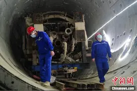 北京地铁8号线隧道区间全线贯通 考古式保护地面文物图片