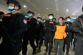 杀害6人的A级通缉犯张承禹曾流窜多地，11年靠假扮哑巴来隐藏身份，逃亡基本靠步行与骑自行车图片