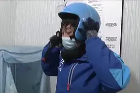 成都：落实疫情防控  外卖实行无接触配送视频封面