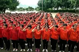 看哭了！张桂梅女校誓词太震撼：“我生来就是高山而非溪流”图片