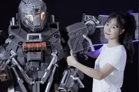 别人家的姐姐！女孩DIY重力机甲送弟弟视频封面