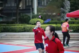 户外打球不怕风！世界羽联全新户外羽毛球首次引入深圳图片