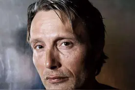 这个丹麦男星长得一点都不帅，怎么成了今年国际影坛最幸运的仔？图片