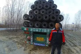 铁拳再出击 连查8辆“百吨王”图片