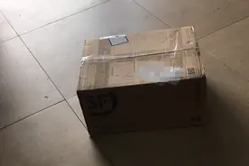 咋回事？妻子个人信息竟被冒用寄包裹？海口一男子拦截包裹并报警图片