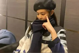 会挑围巾的女孩，衣Q不会太低，比如Jennie图片