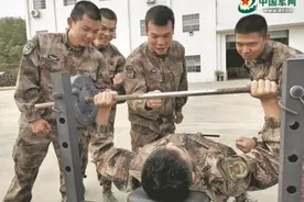 让每名官兵的脸上都阳光灿烂，这位“知心哥哥”怎么做到的？图片