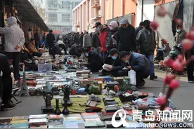 昌乐路文化艺术品大集 流行于80年代的手工艺术品受青睐图片