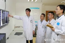 毓璜顶医院神经外科主任陈鸿光团队：生死时速间的“微观”考量图片