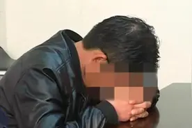 河南男子为逃婚流浪17年，一辆电动车让他与亲人“重逢”：父亲早已去世母亲泪流满面图片
