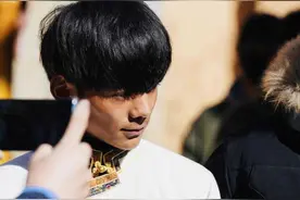 “甜野男孩”丁真走红：家乡其他村将建“仓央书房”图片