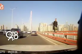 太吓人！今天中午，杭州一男子在三桥上飞檐走壁……图片