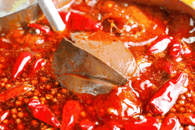 真假鸭血之谜，三招教您辨别