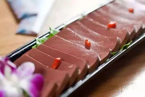 真假鸭血之谜，三招教您辨别