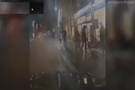 英国24岁男子超市外狠踢一名无家可归者的脸 被判16周监禁图片