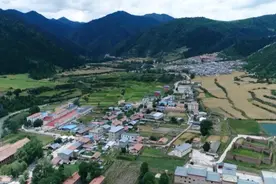 半月谈｜若尔盖，“诗与远方”之地不再有贫困图片