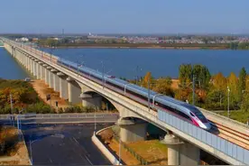 坐这趟车千万别睡过头！旅客：一不小心回到始发站图片