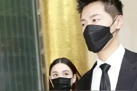 窦骁何超莲狂秀恩爱，家世样貌太相配，难怪男方沉迷恋爱无心拍戏图片