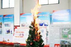「视频」网红“人造雪”安全吗？连云港消防实验提醒：小心“喷雪”变“喷火”图片
