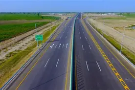 友谊之路修好了！中建巴基斯坦PKM高速公路项目正式移交通车图片