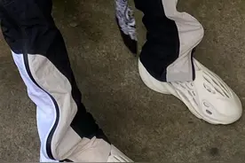 2002R、Foam Runner、Rubber Dunk...今年最好的「新鞋型」是？图片