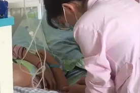 10岁患癌男孩试图拔输液管放弃治疗：不想爸爸到处借钱视频封面