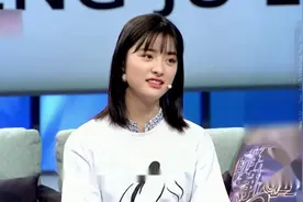 非常静距离：沈月觉得自己不好看，爸爸也很少夸她，也是很害羞