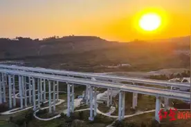 成宜高速全线建成预计年底通车！成都出发90分钟可到宜宾图片