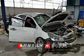 独家视频揭秘！桂林人热议的这辆小车是如何“飞”进花圃的图片