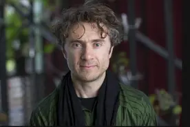 上汽集团如何打造高端品牌？智己汽车“新车未至，跨界先行”图片