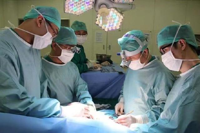 中山网站建设找丁生（神乎其技医生为患者一次移植4个器官治愈3种病）