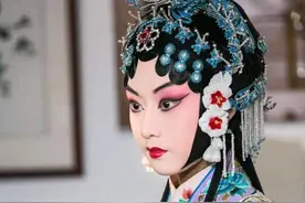 一妆一发皆是艺术 陌陌直播间揭秘京剧国粹“后台之美”图片