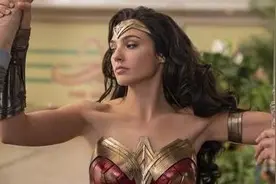 口碑榜 | 一块许愿水晶引发的世界混乱，超级英雄大片“独苗”《神奇女侠1984》开分仅7.1图片