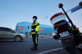 警探号丨揭秘首都交警铁骑：冬季寒风中骑行 接警最快三分钟到达图片