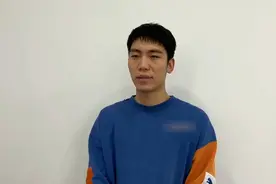 10秒KO两男子当事人出面道歉：自己是拳击运动员，给公众造成了不良示范视频封面