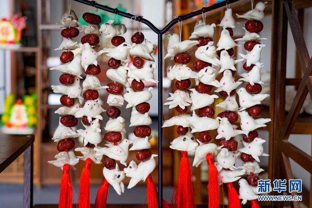 小面团塑出幸福花