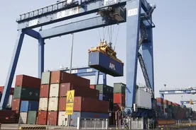 海运价格飙升 外贸厂商话“箱愁”图片