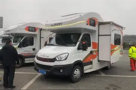 旅游新业态｜房车“驶入”露营基地，千亿市场如何“导航”？重庆首家房车小镇已上路图片