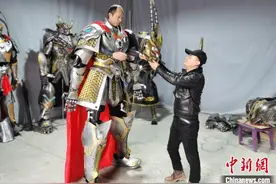 陕西小伙打造“孙悟空”等国产机甲 传播“中国风”元素图片