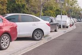“家附近找不到停车位，我找个空地挤挤行吗？”不行！这些正确的停车姿势 您千万要牢记图片