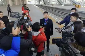 银西高铁 呼啸而来｜购票乘车请注意这些图片