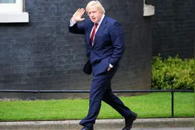 传播速度激增，英国突现恐怖新冠变异新毒株！伦敦宣布紧急封锁，圣诞聚会取消图片
